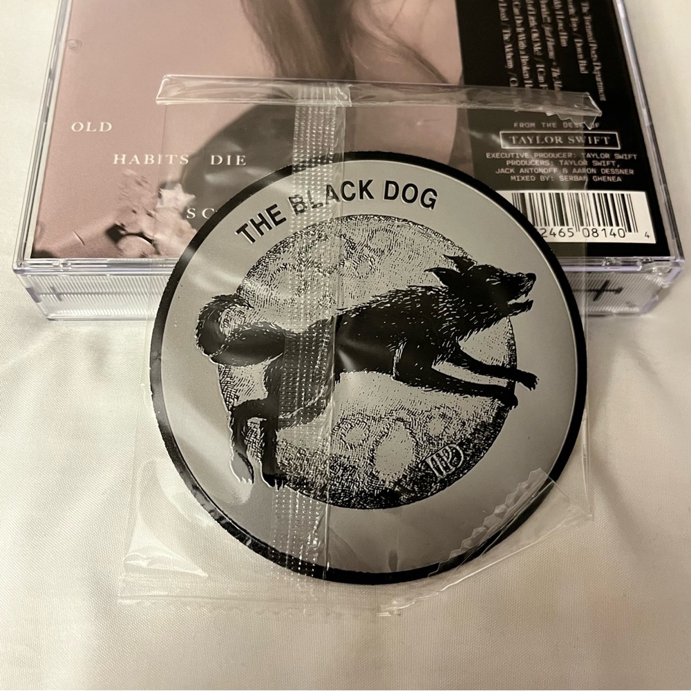 Taylor Swift Limited Edition The Black Dog Magnet, New in Package